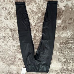 Lululemon SHINE size 8